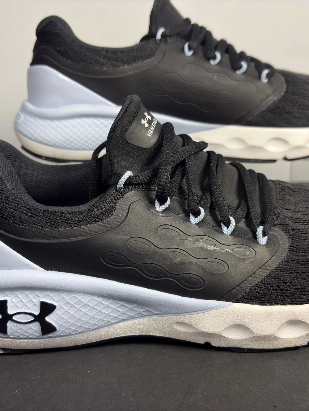Under Armour Charged Vantage Black&White Women's Athletic Running Shoes S-8.5 - Picture 1 of 11